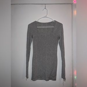 Grey low cut long sleeve